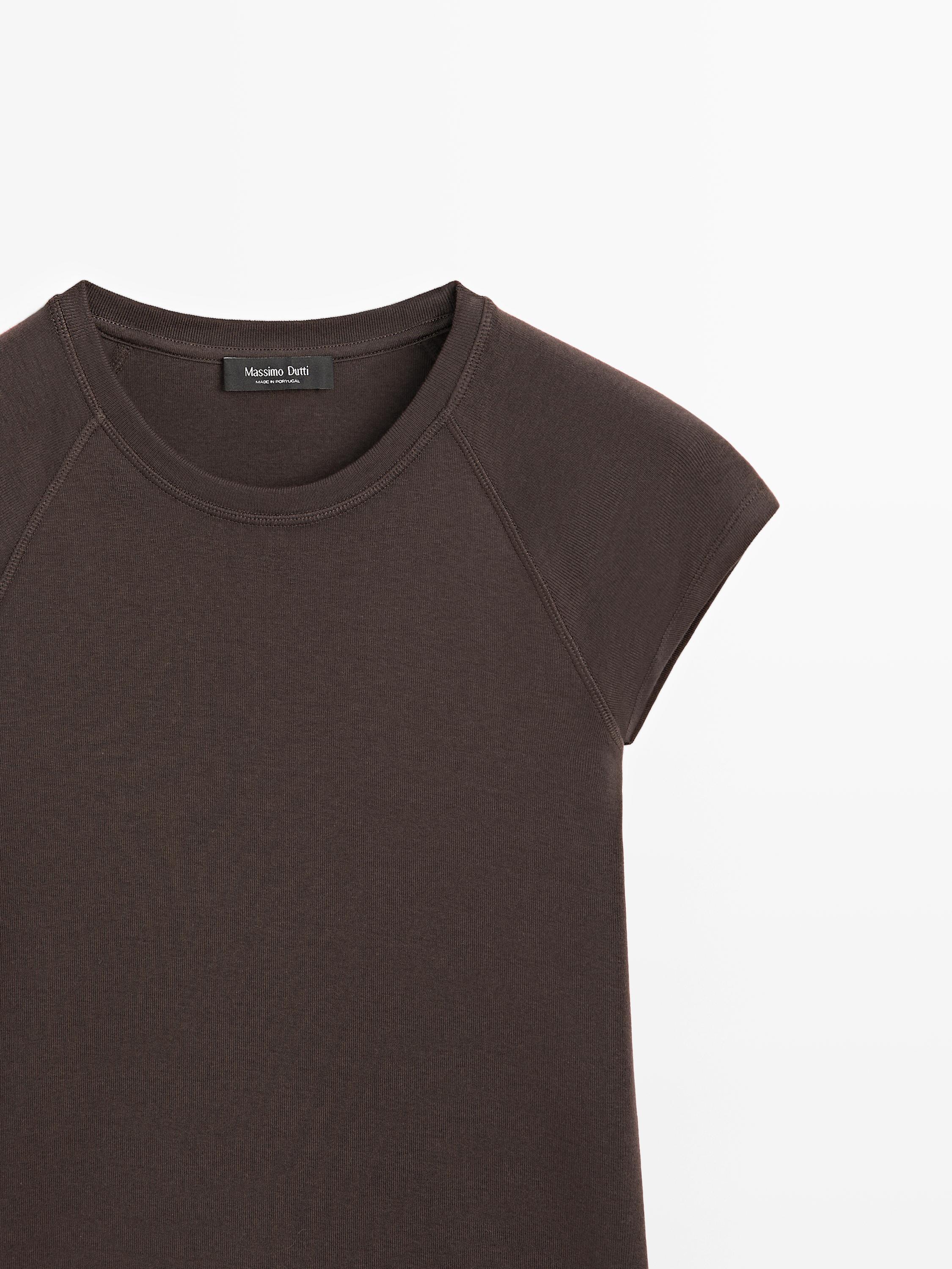 Cotton T-shirt with short raglan sleeves